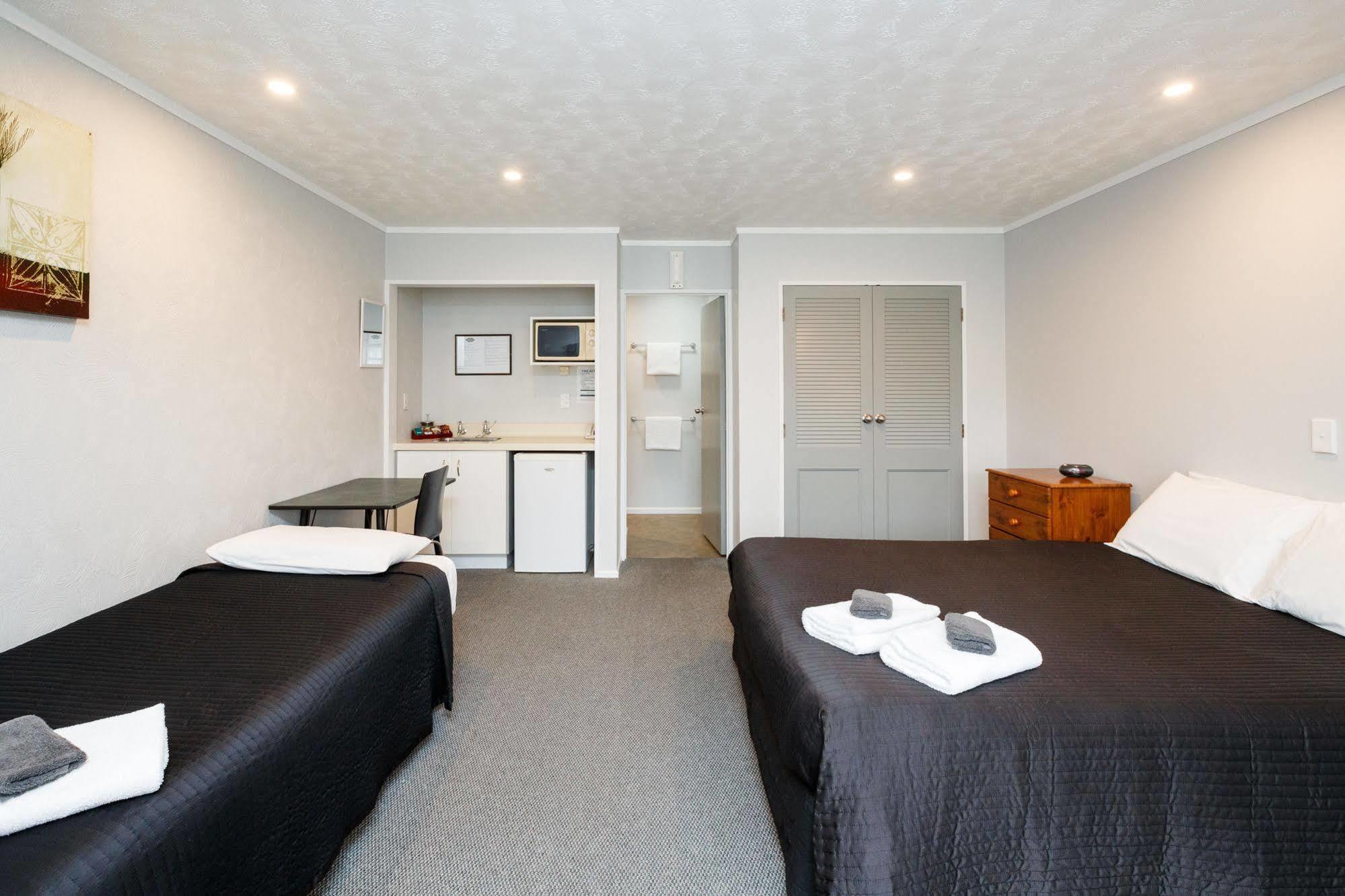 Avenue Motel Palmerston North Buitenkant foto